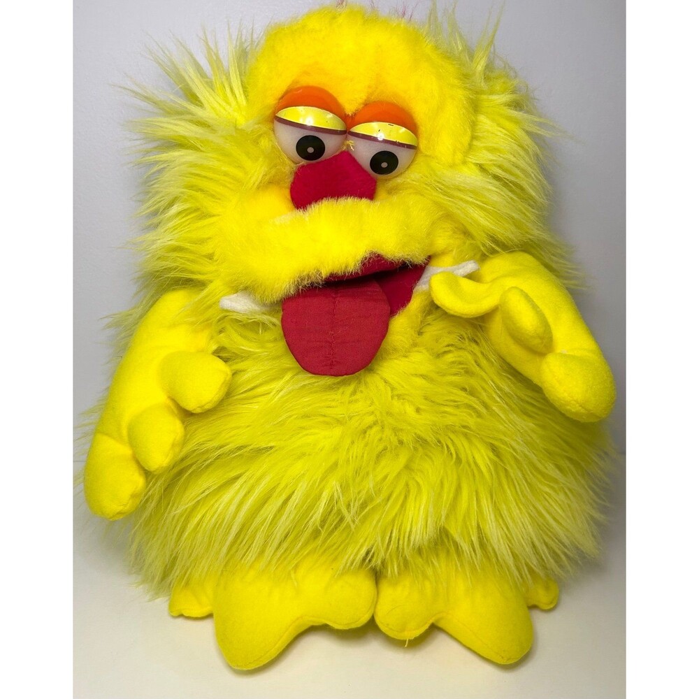 Vintage 1987 Yangjee Furbles Yellow Plush Monster Hand Puppet Stuffed Animal